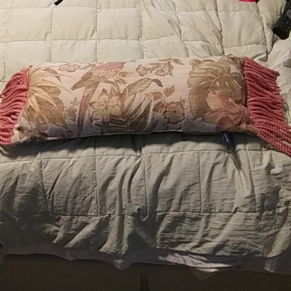 Ashford Court Boudware/Back Pillow